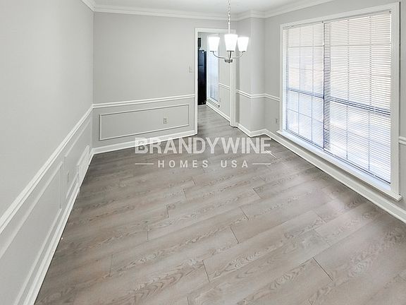 4th image of 6780 Burlingame Dr