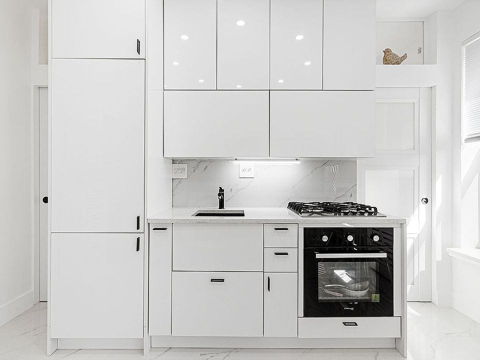1st image of 4 W 105th St #6