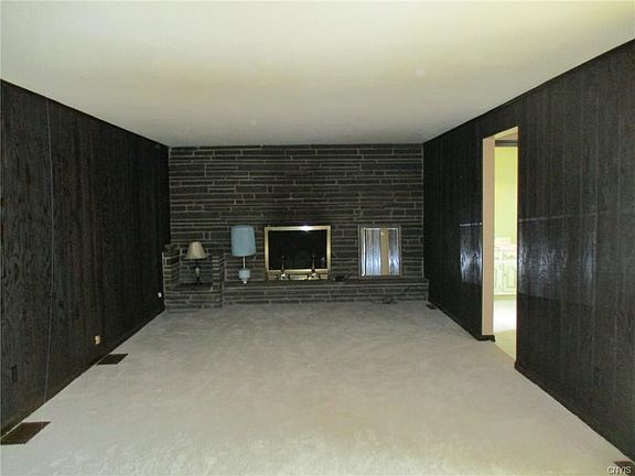 4th image of 6878 Crystalwood Dr