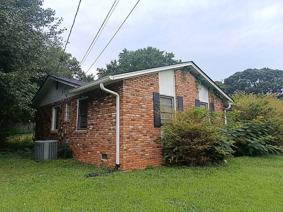 3rd image of 2125 Rochelle Way