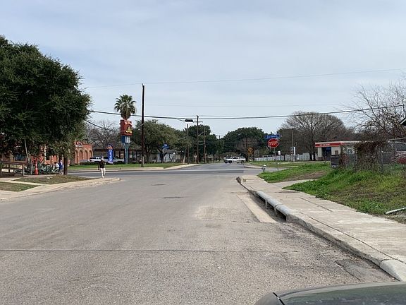 4th image of 719 Jennings Ave