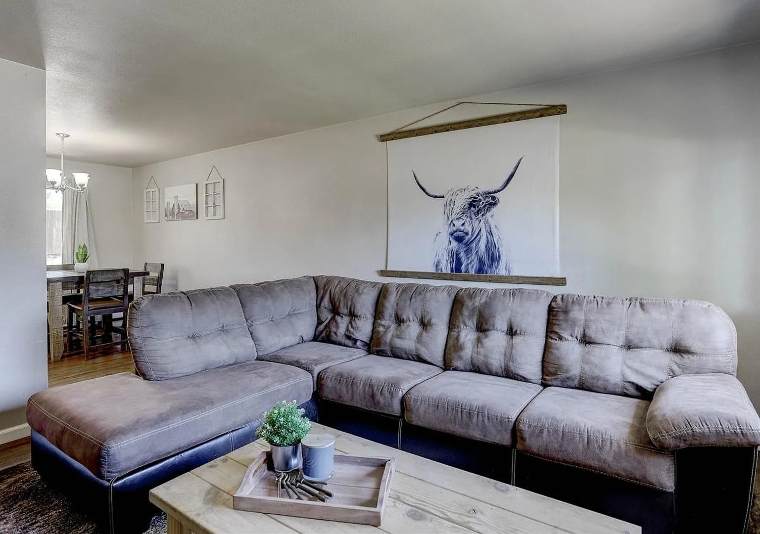 Charming 3BR/2BA Home for Rent in Pikes Peak Park!! — Photo 3