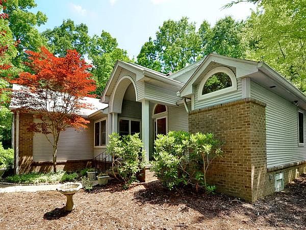 1st image of 123 Jenny Lind Dr