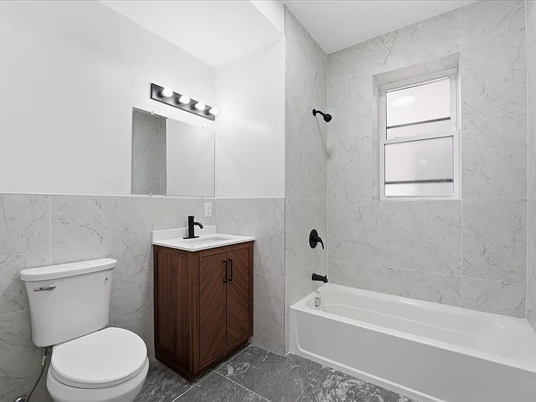 112-114 N Walnut St #2C — Photo 10