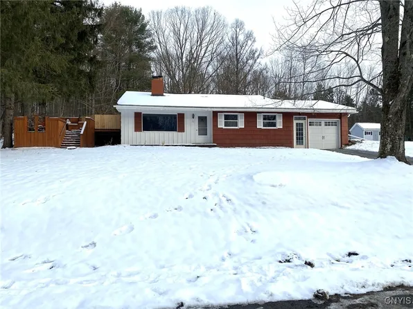 52 Sunset Ave, Wellsville, NY 14895