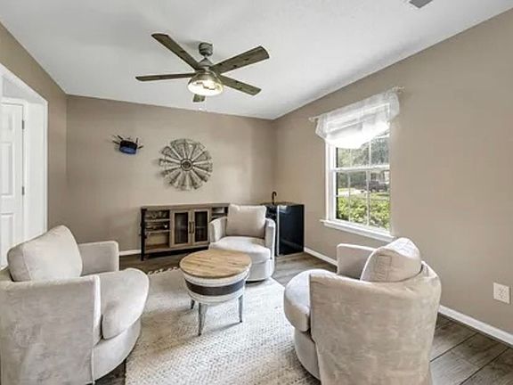 3rd image of 136 Star Hill Ln