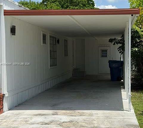 4th image of 5331 SW 35th St