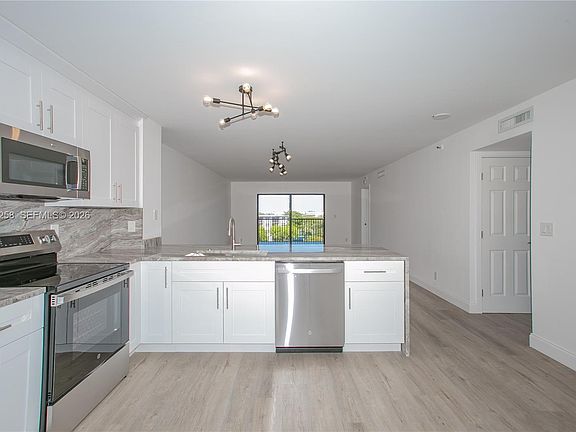 4th image of 2215 Cypress Island Dr APT 608