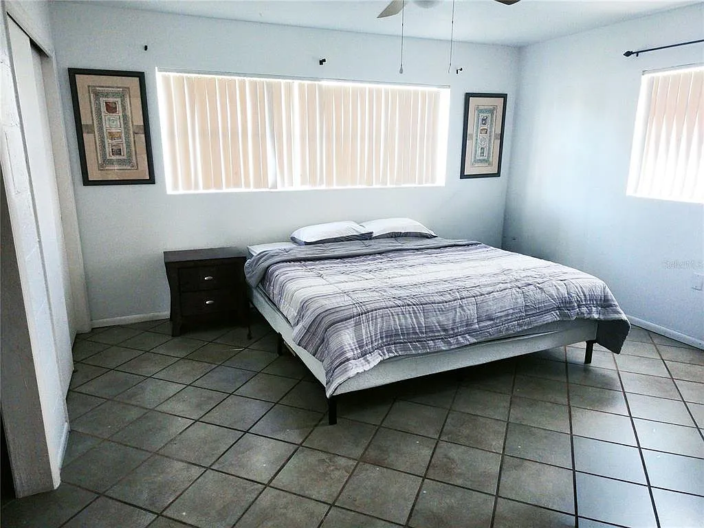 2 bed, 1.0 bath, 1108 sqft, $2,000 — Photo 3