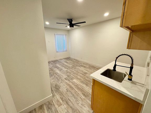 3rd image of 3608 Keystone Ave #12-10