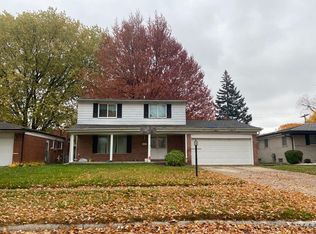 33664 Ashton Dr, Sterling Heights, MI 48312