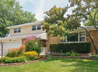 87 Concord Ave, South Elgin, IL 60177