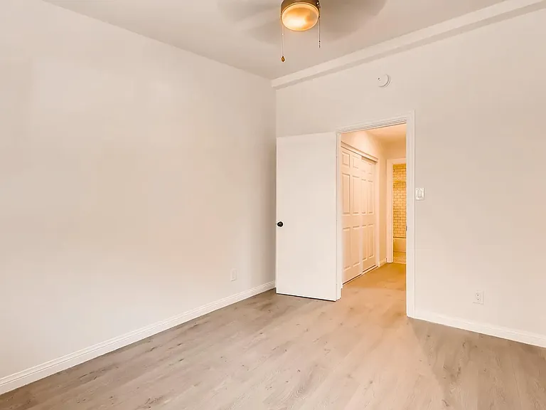 4525 Rosewood Ave #2 — Photo 16