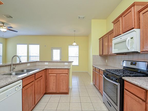 4th image of 20110 Goss Hollow Ln