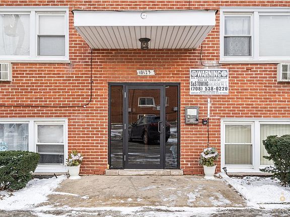 2nd image of 10123 Hartford Ct APT Gc
