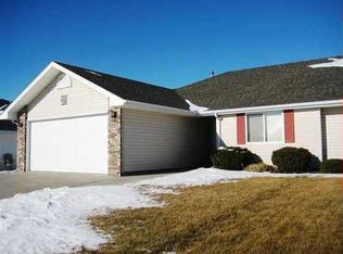 909 Janet Ln, Norfolk, NE 68701