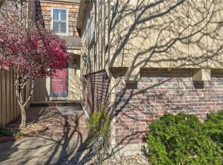4400 W 111th Ter, Leawood, KS 66211