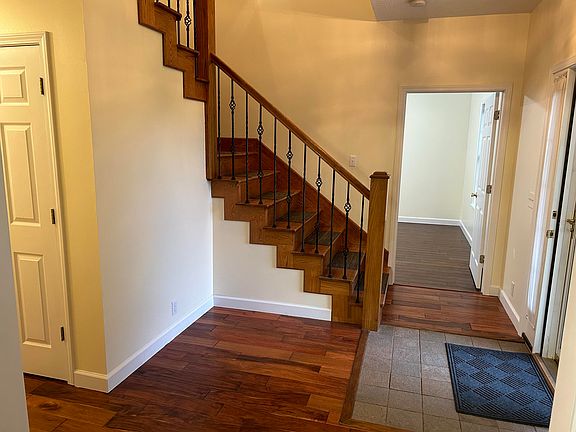 2nd image of 215 Obannon Valley Ln