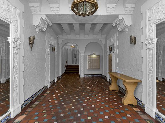 3rd image of 1835 Vallejo St #507