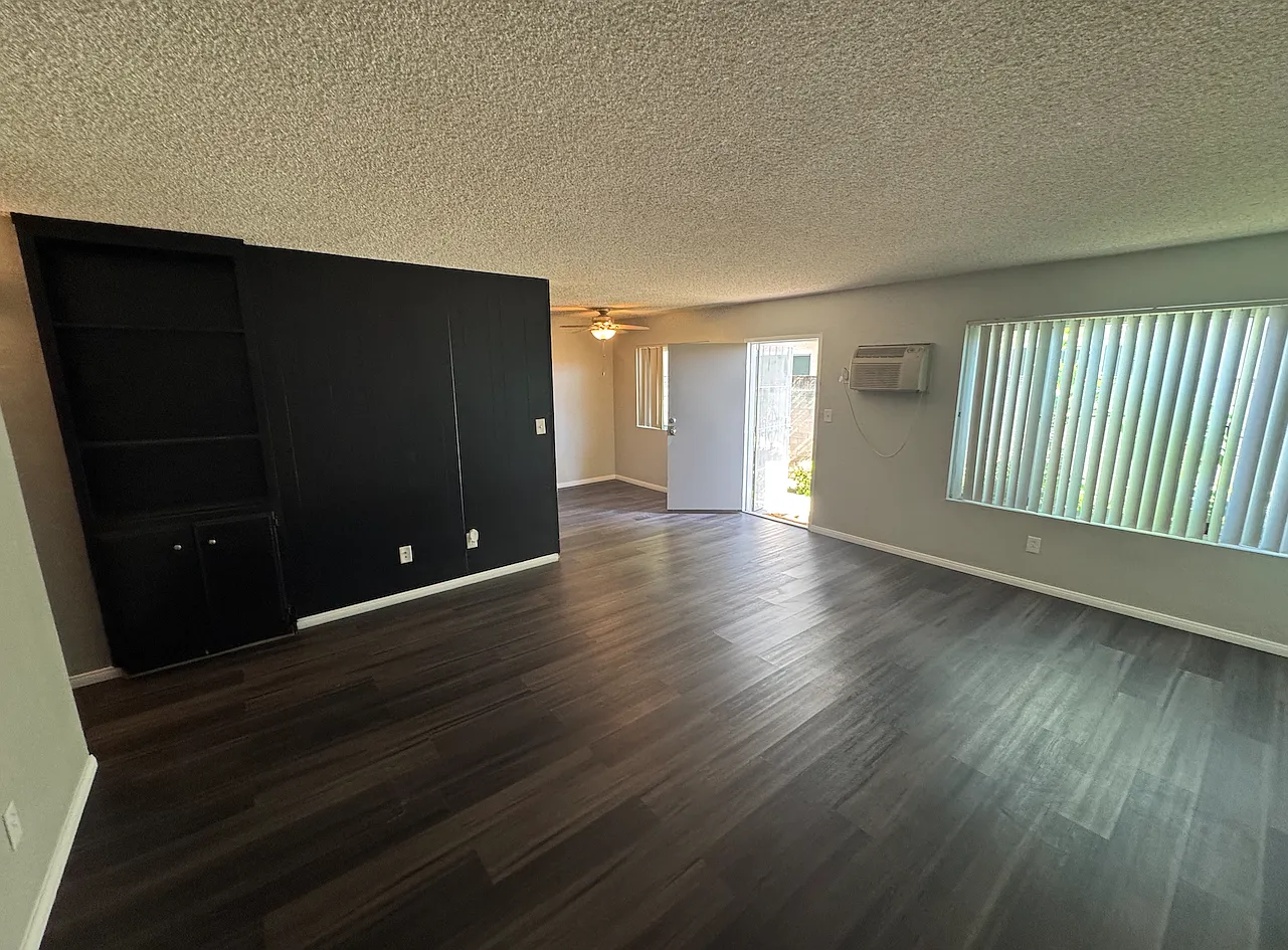 4522 Dawson Ave — Photo 2