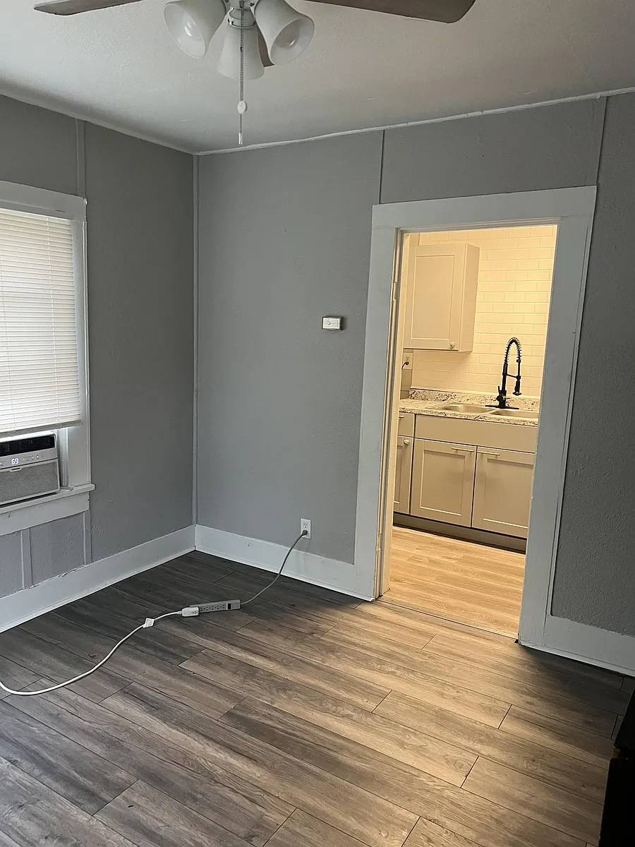 Living room - 4207 1/2 N Beaver Ave
