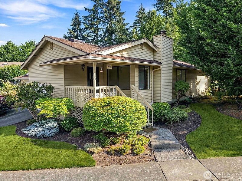 4th image of 1018 S 244th Pl