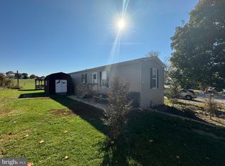 200 W Burkholder Dr TRAILER 11, Lititz, PA 17543