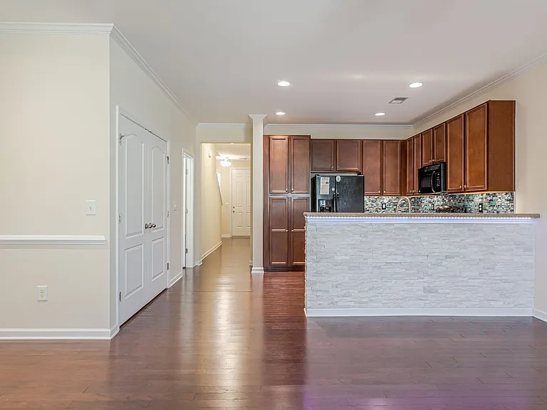 1845 Culbertson Ave — Photo 7