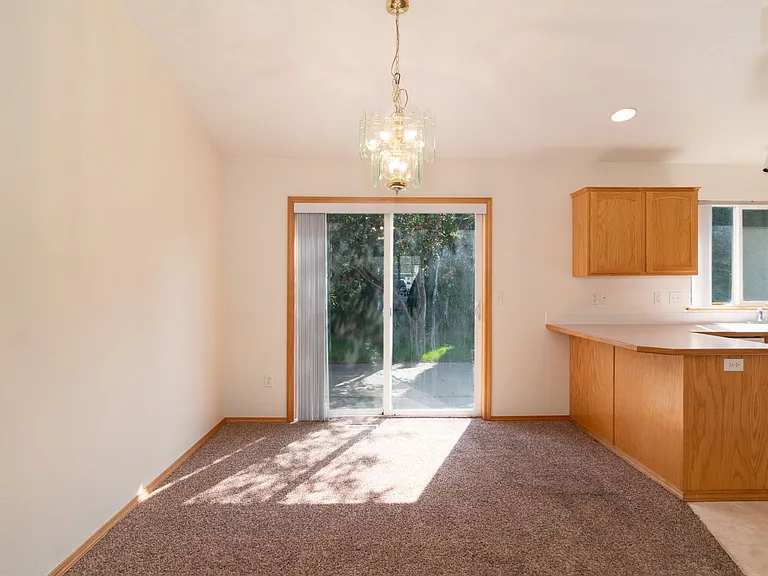 3122 Meadow Glen Ln — Photo 4