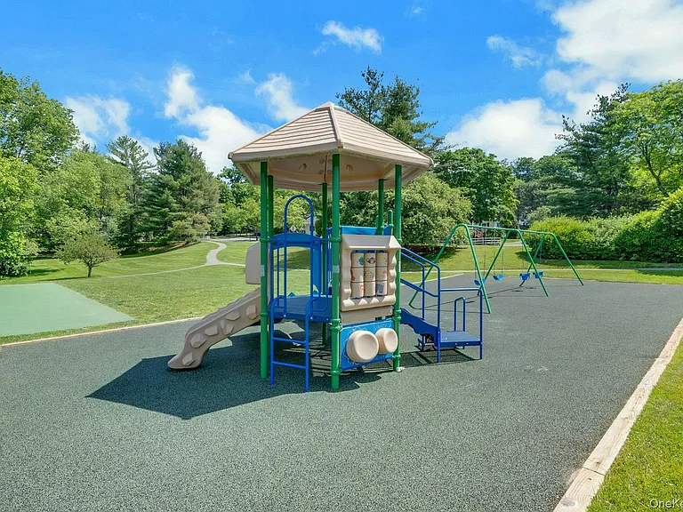 24 Briar Ct #A — Photo 32