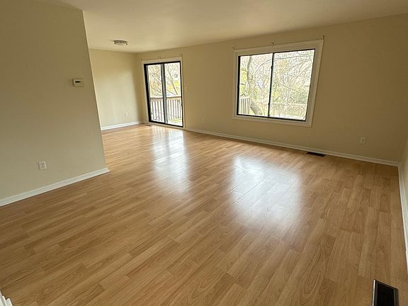 3rd image of 47 Eastford Ct