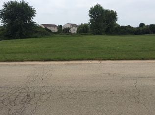 211 Saratoga Ln, Poplar Grove, IL 61065