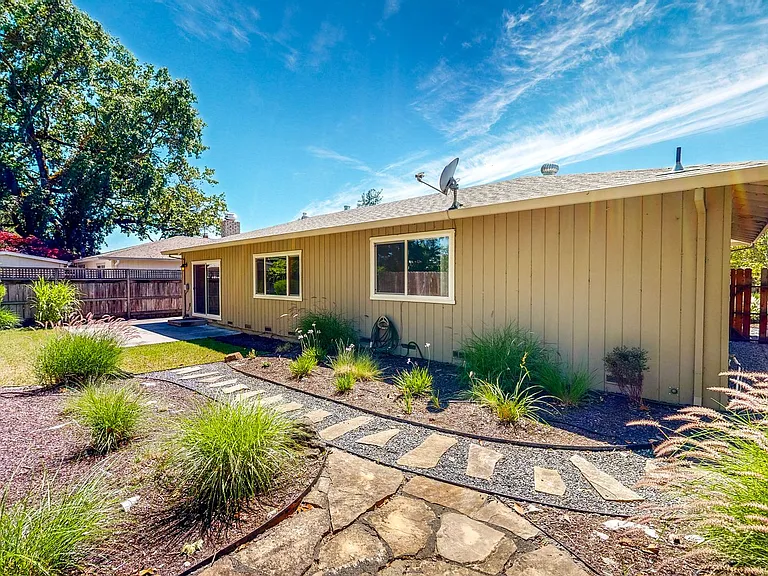 2146 Rivera Dr — Photo 55