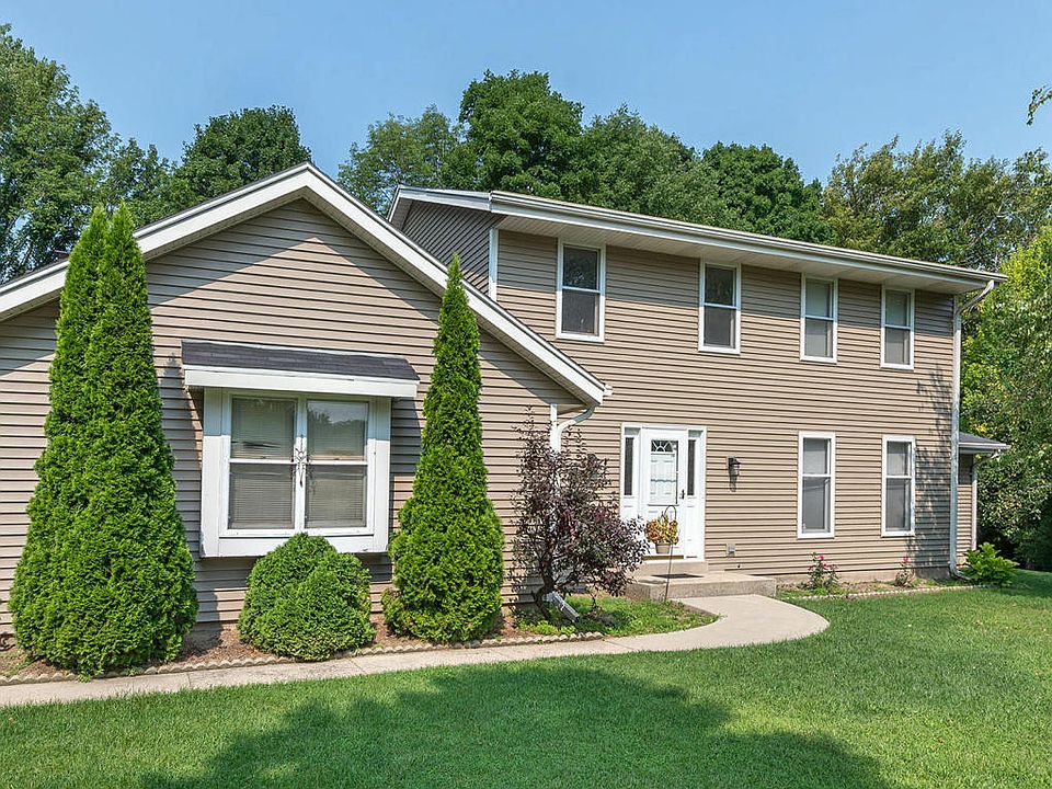 1st image of 17230 Robinwood St