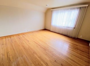 2705 N Carlton Pl, Milwaukee, WI 53210