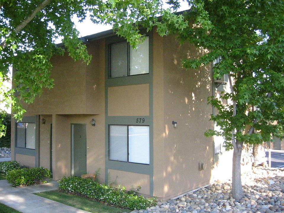 1st image of 579 Highland Dr APT 2