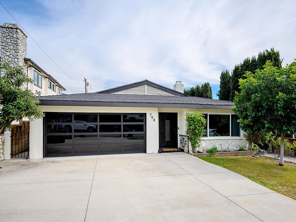 1st image of 708 E Magnolia Blvd