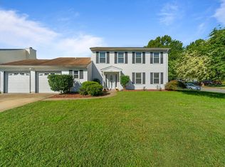 901 Shady Hollow Ln, Virginia Beach, VA 23452