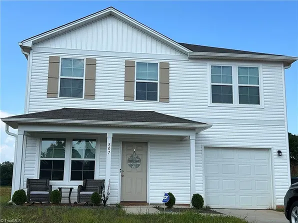 807 Fox Laurel Ct, Asheboro, NC 27203