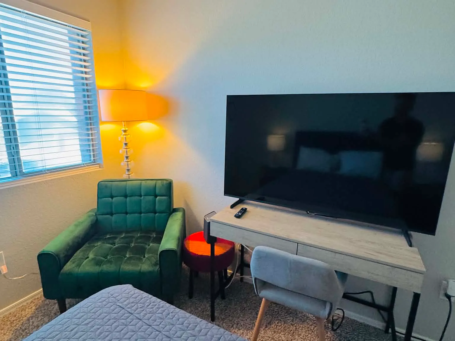 5 bed, 2900 sqft, $800 — Photo 2