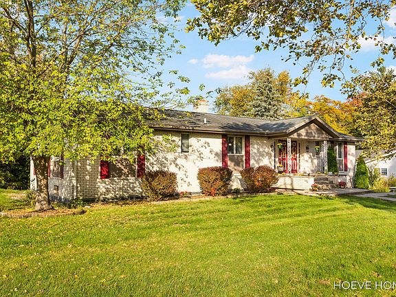 3rd image of 186 Sorrento Dr