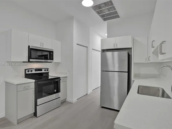 1567 NW 1st St #9, Miami, FL 33125