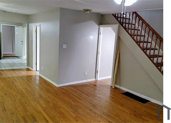 4 bed, $2,400 — Photo 3