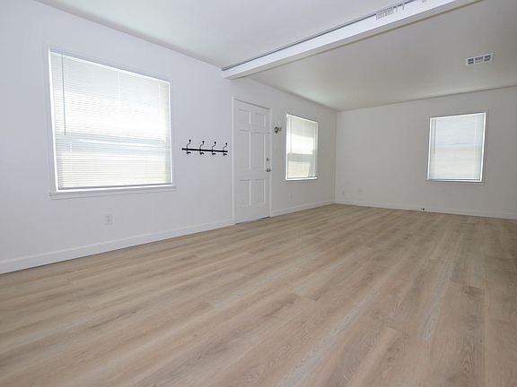 3rd image of 326 H Ave