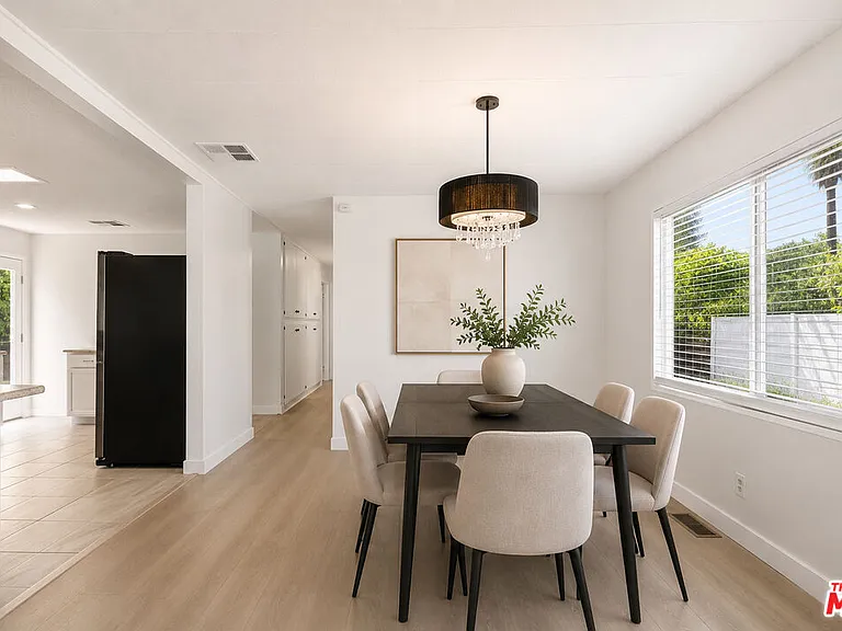 6033 Fallbrook Ave — Photo 25