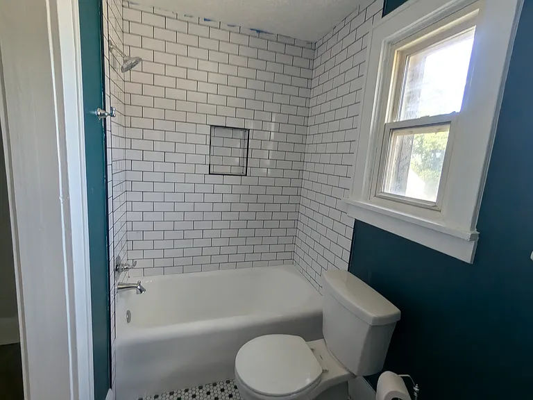 2720 W Sylvania Ave #2 — Photo 2