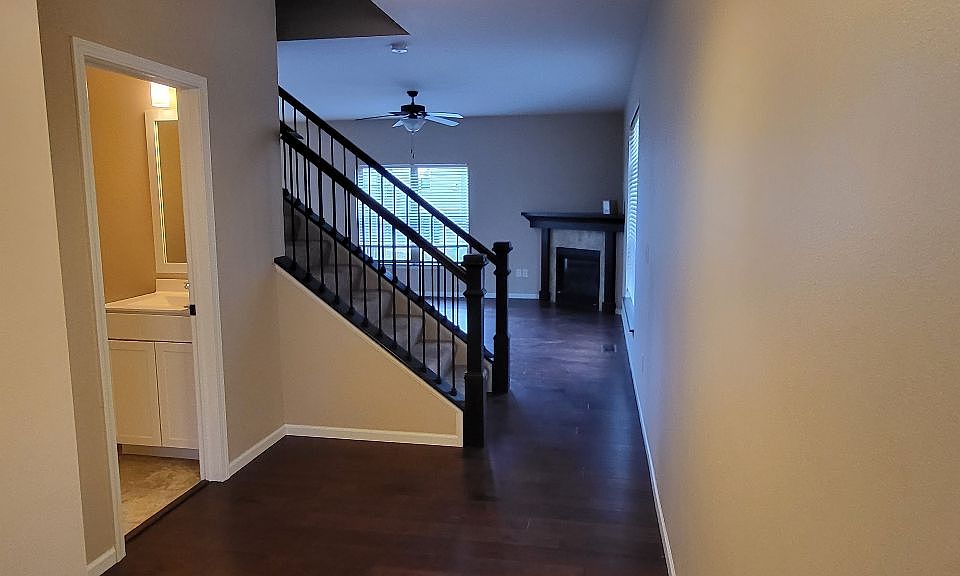 1st image of 427 Cameron Way