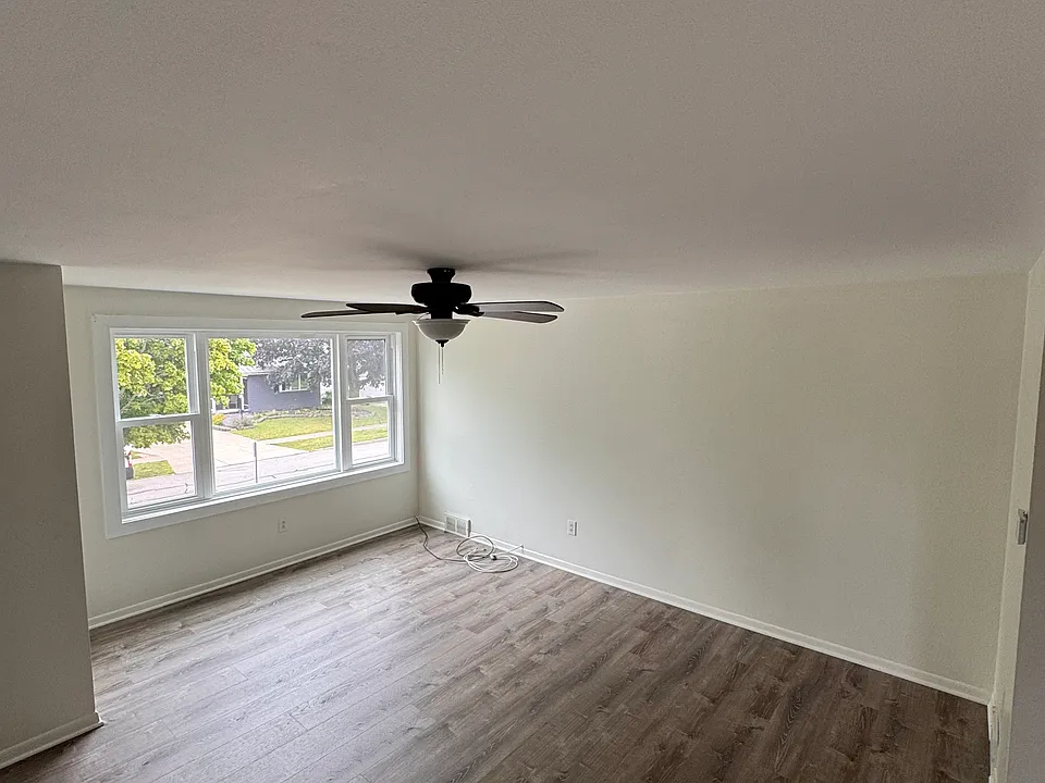 54 Nancy Pl #2