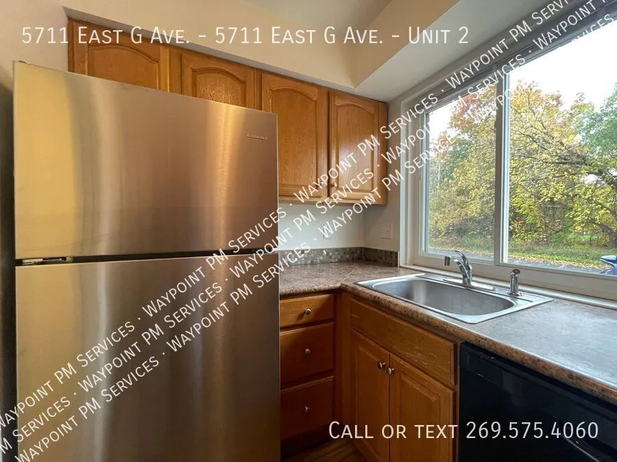 Primary Photo - 5711 E G Ave #2