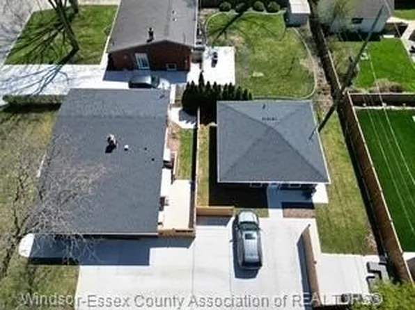 3401 Roxborough Blvd, Windsor, ON N9E 2Z9